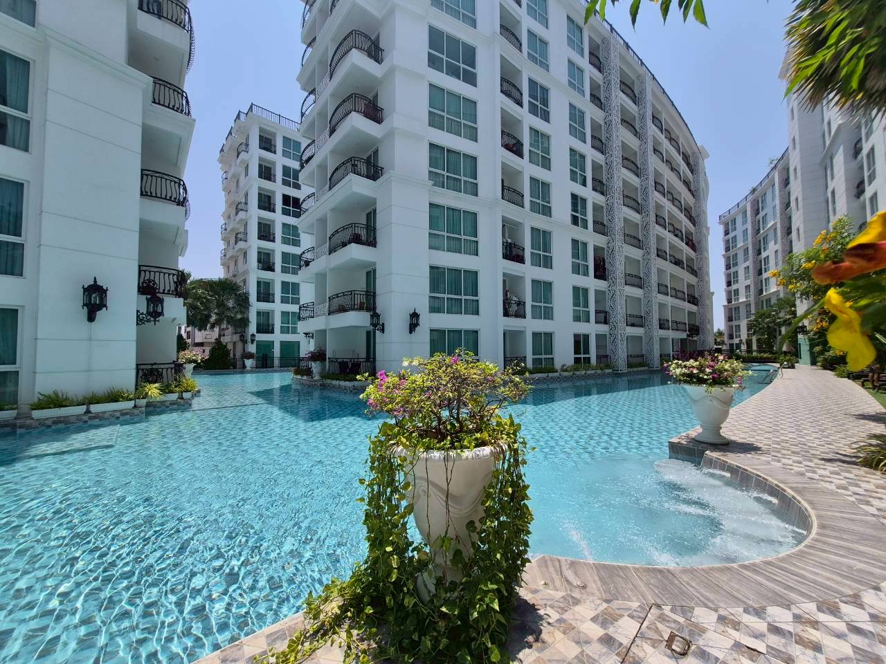 Olympus Condo City Garden Condo For Rent 